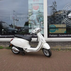 Vespa  Sprint 50 4T wit  2014   Uniek!
