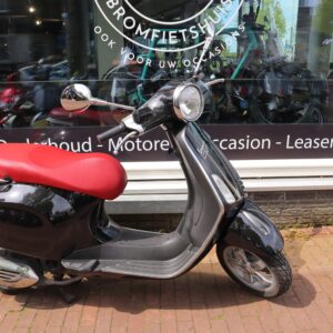 Vespa Primavera 50 zwart 2015