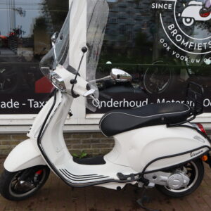Vespa Sprint (FFD14S) Gereserveerd