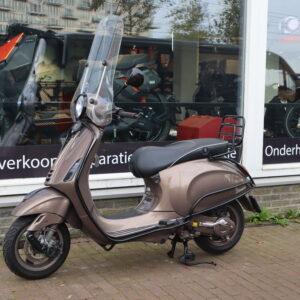 Vespa Primavera 50 brons Full option Gereserveerd