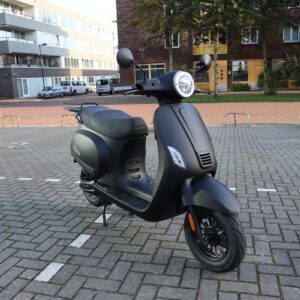 Iva luxery 45km 2026 mat zwart